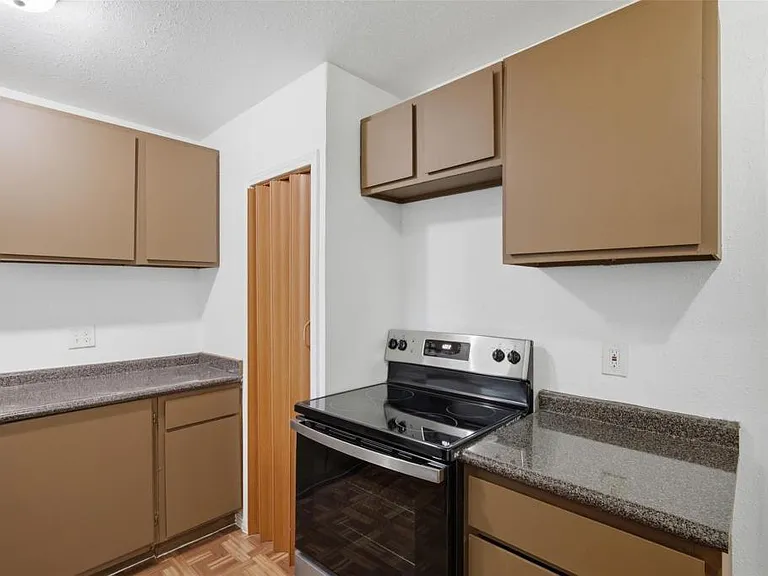 2538 Stovall Dr — Photo 14