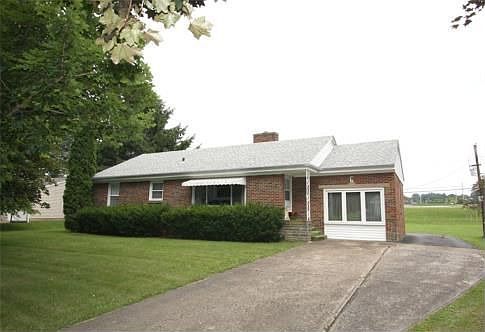 1st image of 6 Eastgate Dr