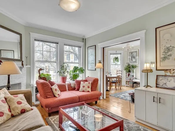 7 Linnaean St APT 6, Cambridge, MA 02138