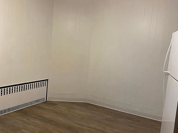 The kitchen eating area easily fits a table for 4-5 people.