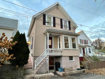 8 1/2 Myrtle Sq, Gloucester, MA, 01930