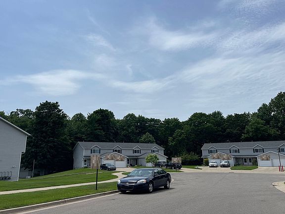 5th image of 459 Woodrush Ct NW