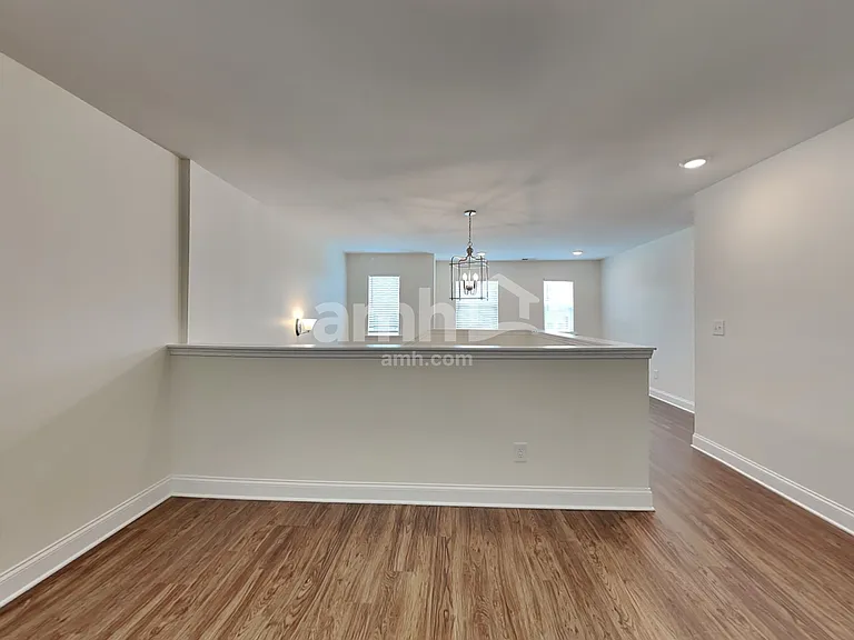 300 Vaughan Pl — Photo 9