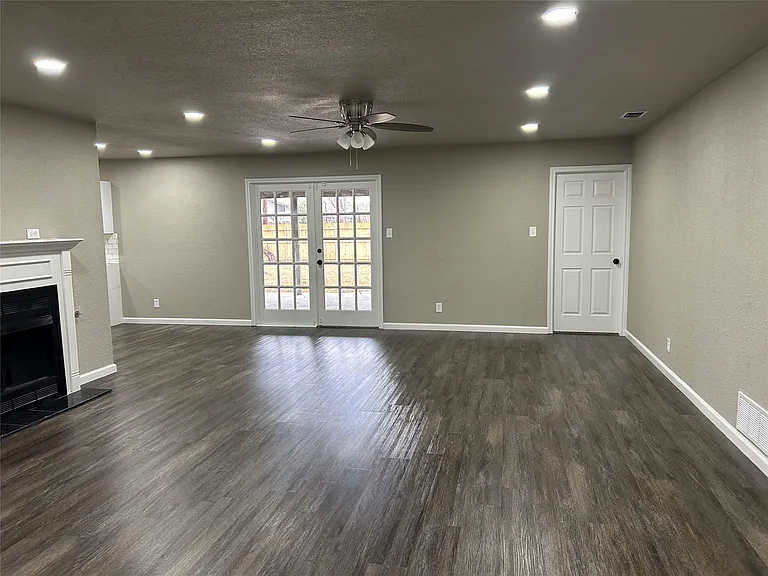 220 N Bernice Dr — Photo 24