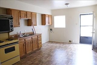 3rd image of 507 S Kansas Ave