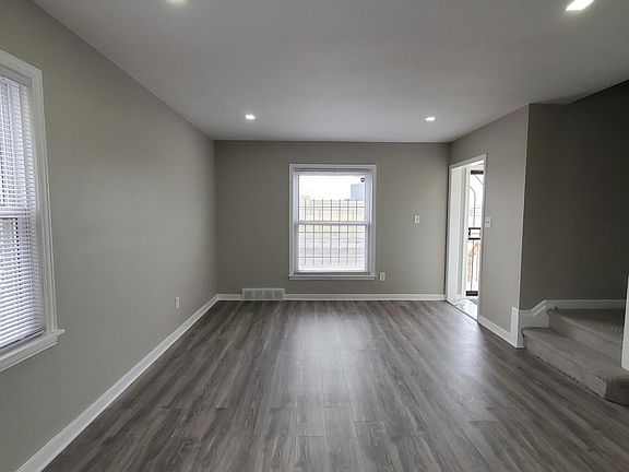 2nd image of 544 Marquette Dr