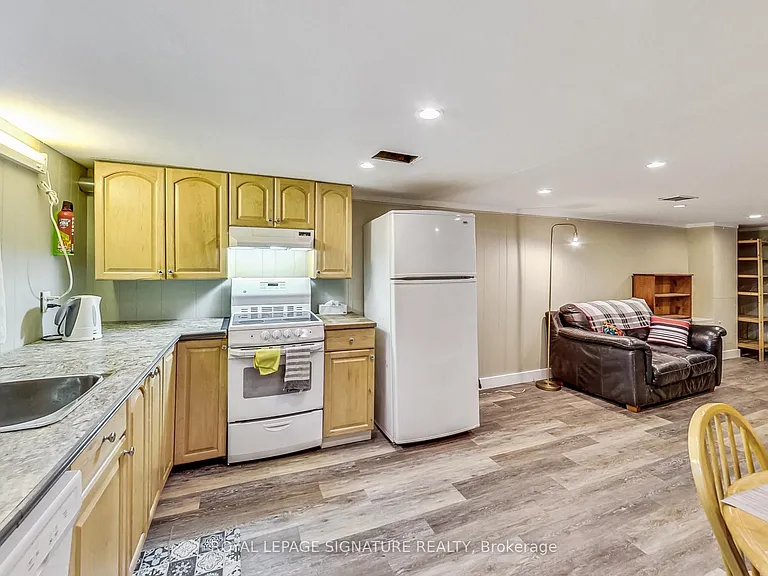 1 Milne Ave — Photo 5