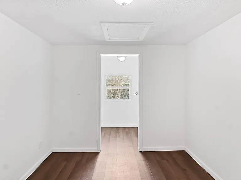 410 Clinton Park St — Photo 14