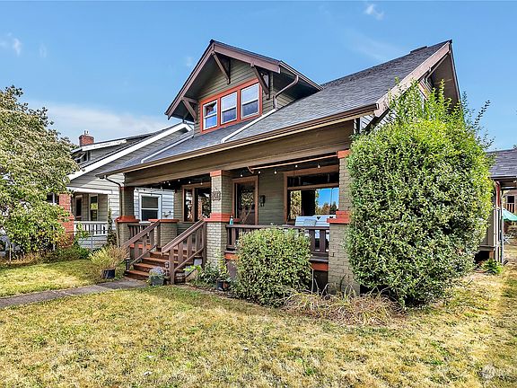 3rd image of 4305 Tacoma Avenue S