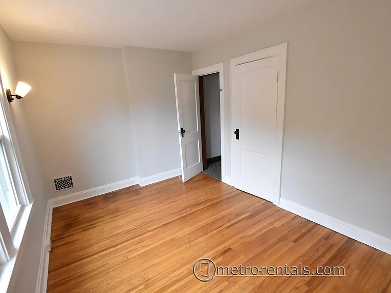 238-240 W Pacemont Rd — Photo 16