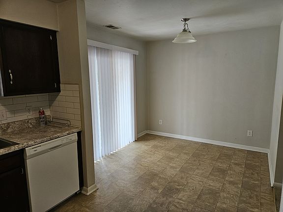 3rd image of 2219 Albemarle Ave
