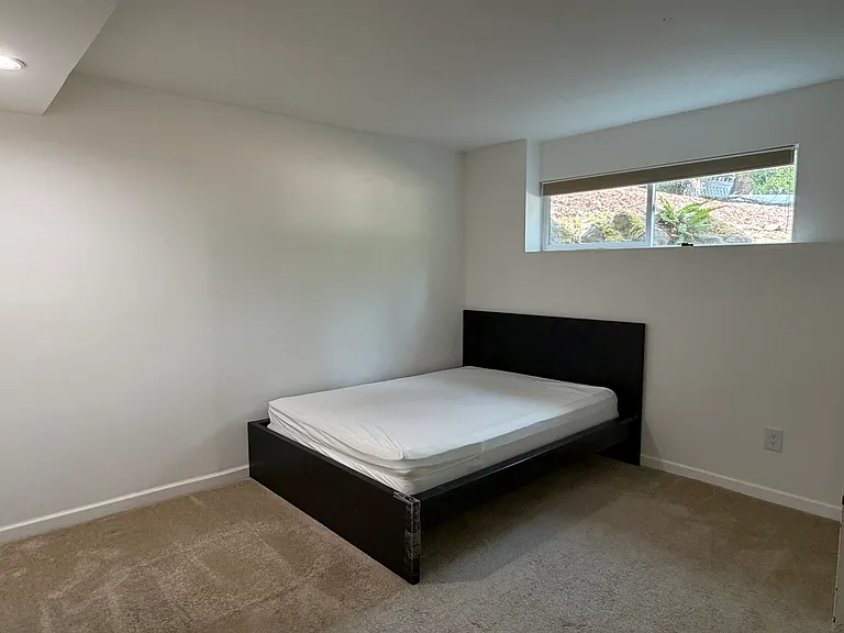15428 SE 21st Pl — Photo 11