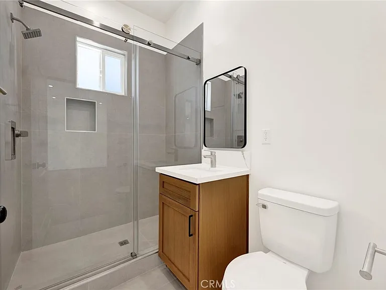 22538 Roscoe Blvd — Photo 13