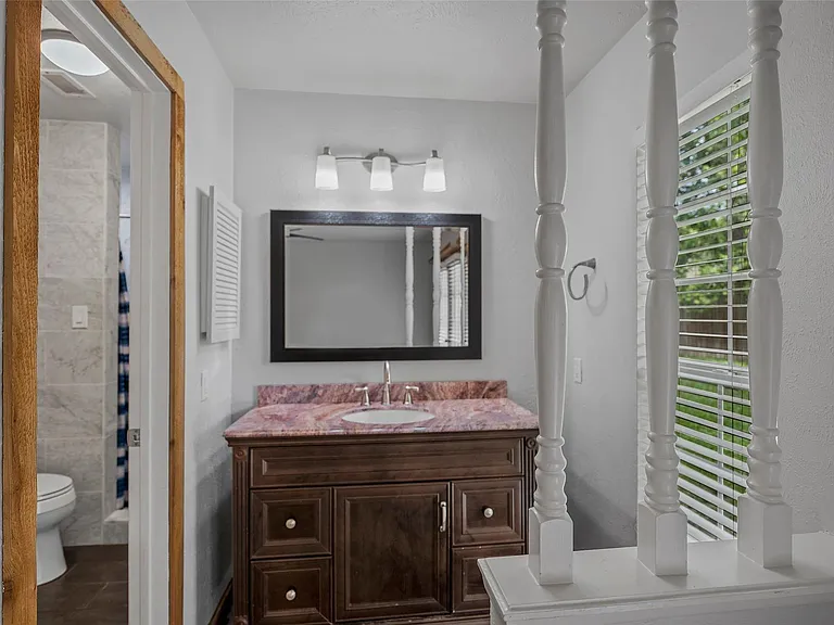 10122 Green Valley Ln — Photo 14