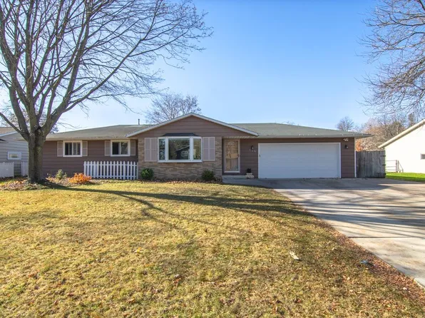 579 Cornelius Dr, Green Bay, WI 54311