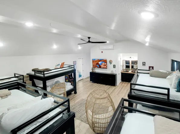 1380 S Windsor Pkwy, Hurricane, UT 84737