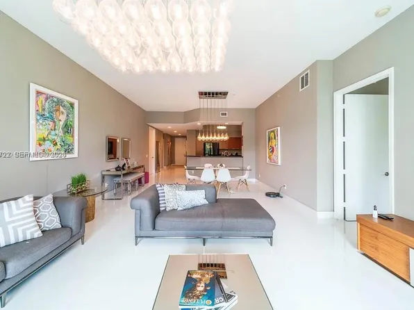 14951 Royal Oaks Ln, North Miami, FL