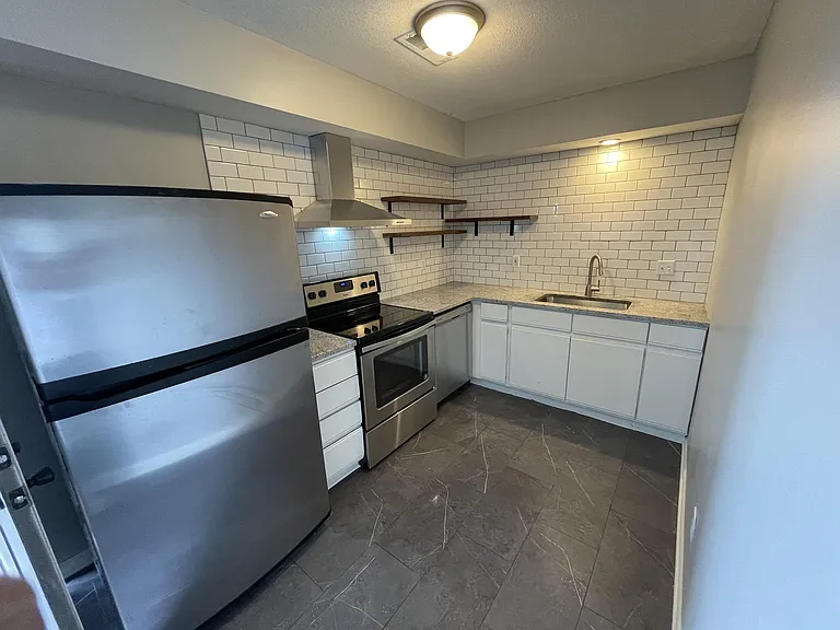 301 Ridge St #C — Photo 1
