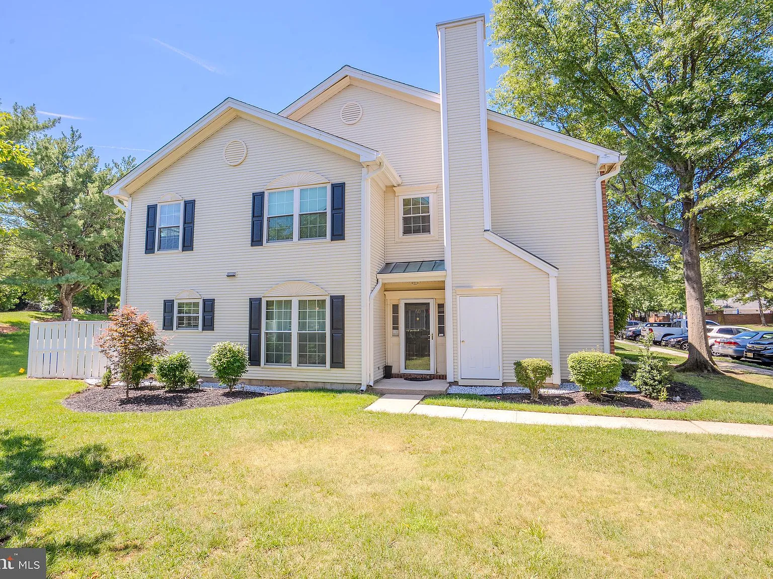 3 bed, 2.5 bath, 1866 sqft, $3,600 — Photo 1