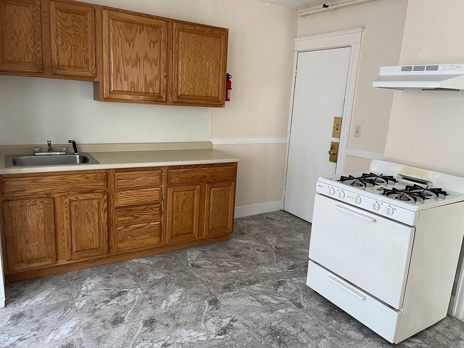 663 Broad St APT 8, Central Falls, RI 02863 Zillow