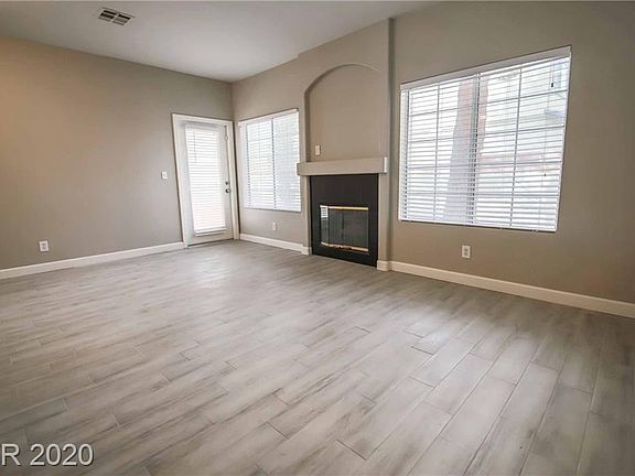 5th image of 1900 N Torrey Pines Dr Unit 106
