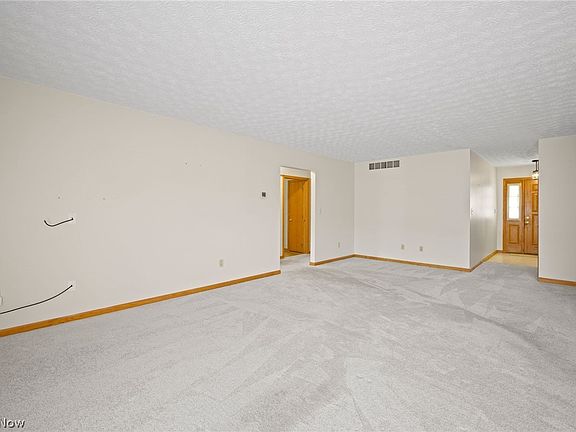 4th image of 257 Park Place Dr