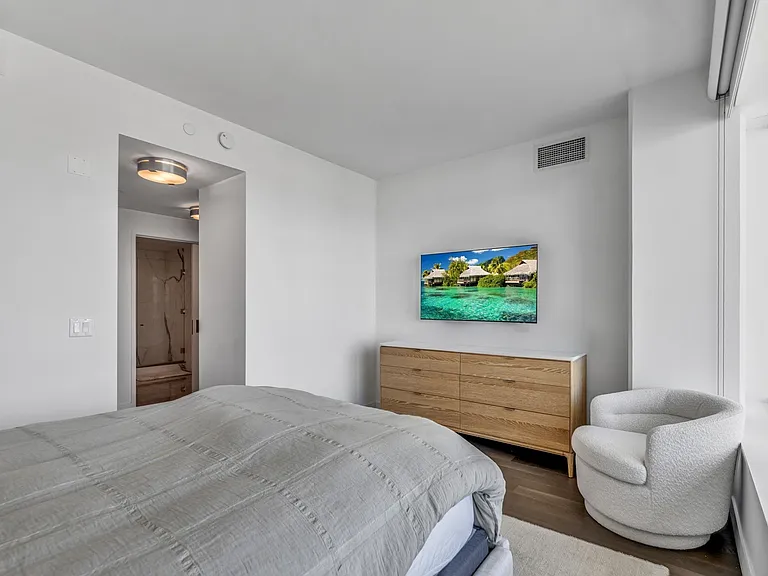 800 Avenue At Port Imperial #7030 — Photo 14
