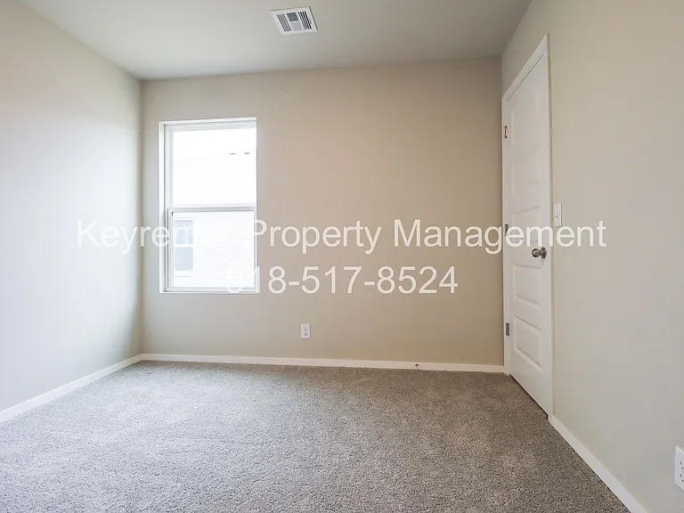 1327 E Honolulu Pl — Photo 6