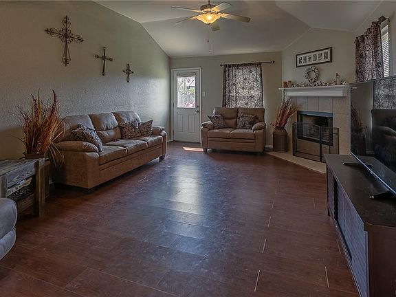 5th image of 1016 Trinidad Dr
