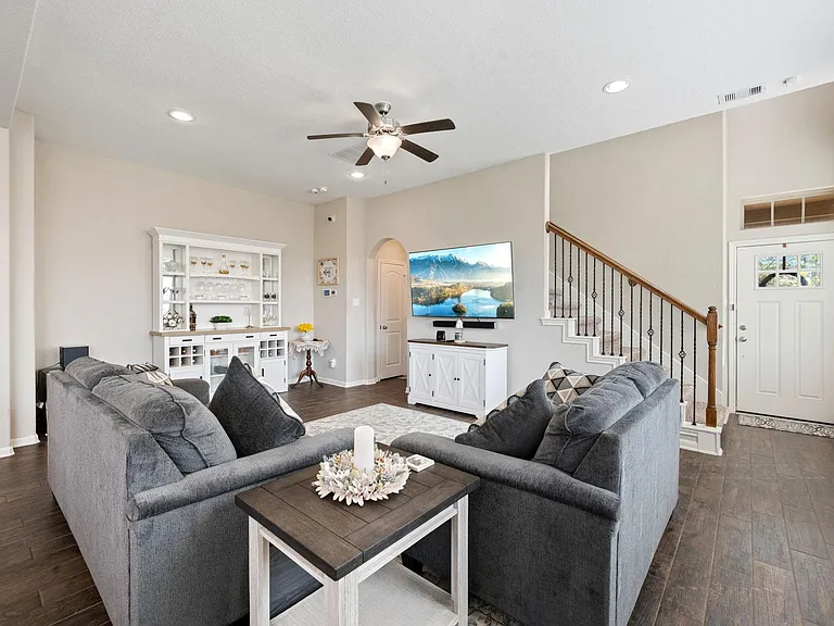 25330 Fallen Acorn Ct — Photo 4