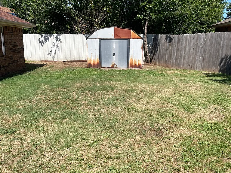 2215 Hunters Gln — Photo 32
