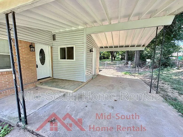 1775 Colonial Hills Dr — Photo 3