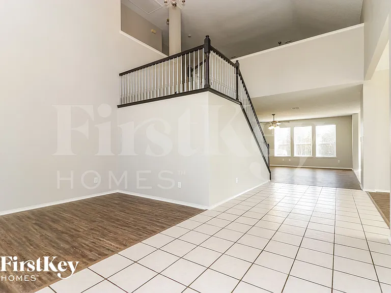 1910 Winter Park Dr — Photo 5