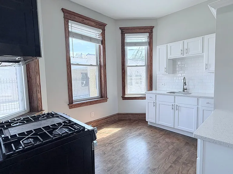 2615 S Lawndale Ave — Photo 3