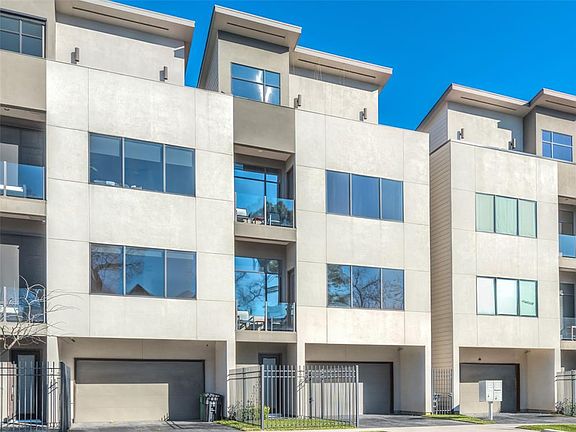 The face of the building enjoys a private driveway, a Western exposure and overlooks a wonderful neighborhood park, Randall P Jones Park.