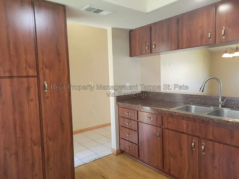 2024 Sheffield Ct — Photo 9