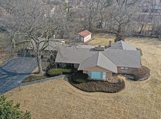 933 S Arlington Heights Rd, Arlington Heights, IL 60005