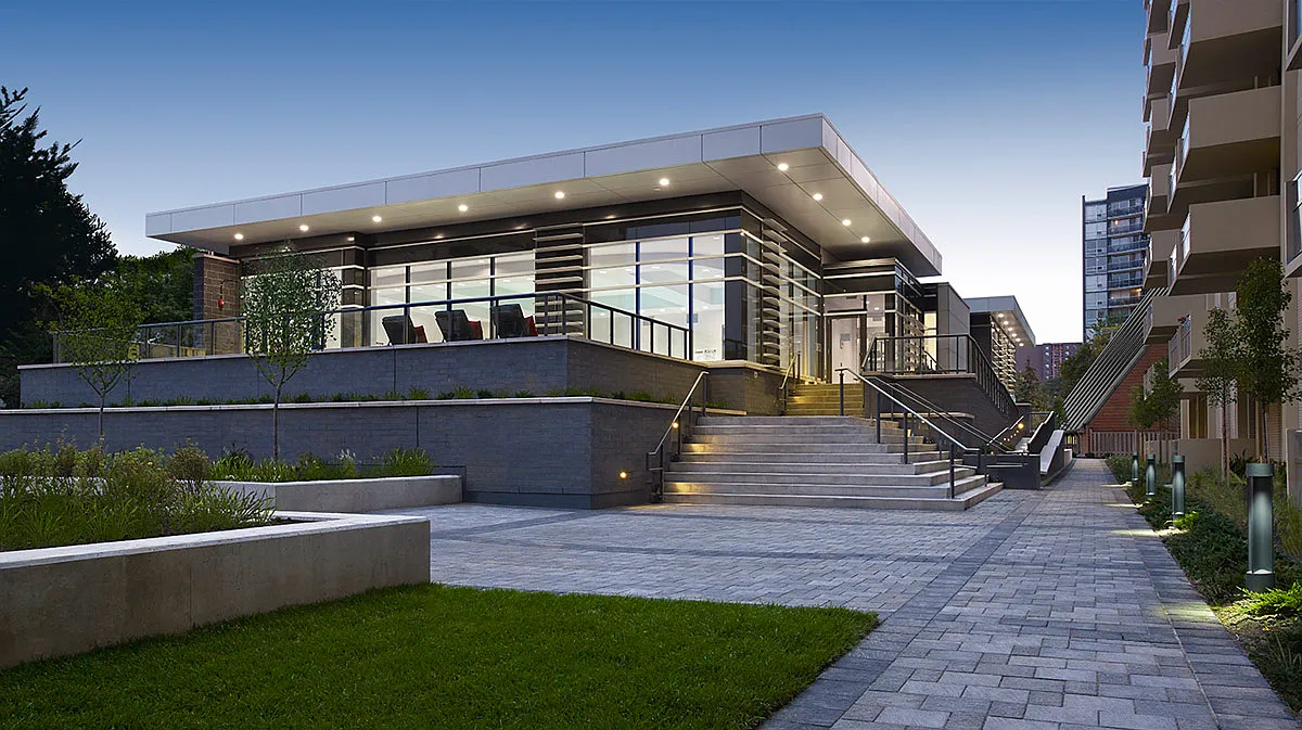 Hampton House South — Photo 1