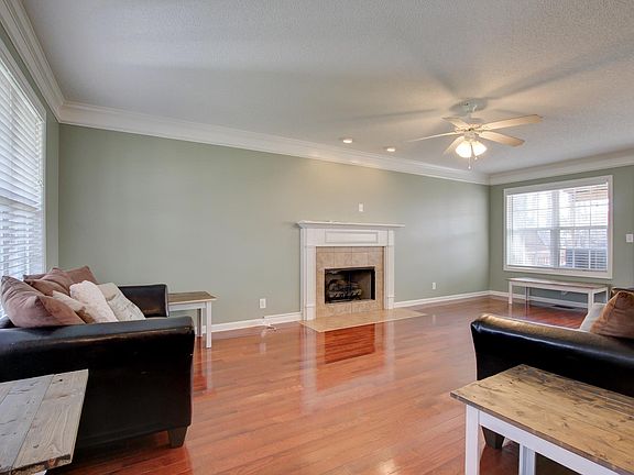 5th image of 1563 Barrywood Cir W