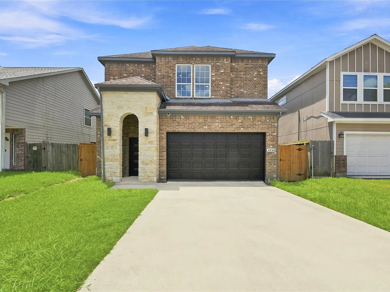 3 bed, 2.5 bath, 2380 sqft, $2,650 — Photo 1