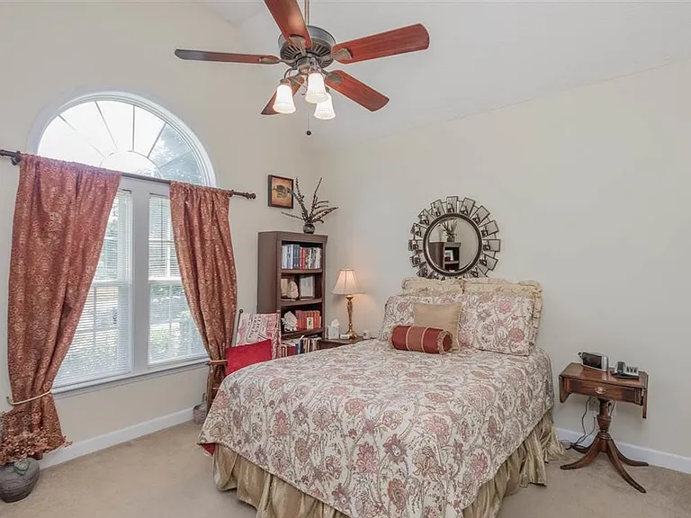 131 Trace Dr — Photo 4
