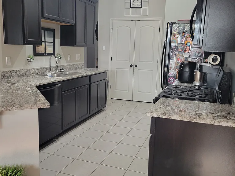 Pinecrest Dr — Photo 2