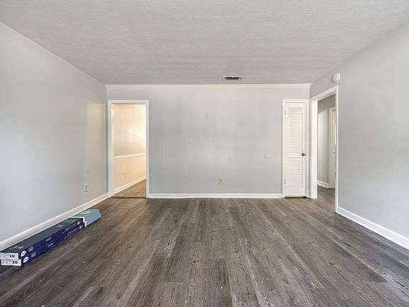 4th image of 4881 Valley Dale Dr SW #B