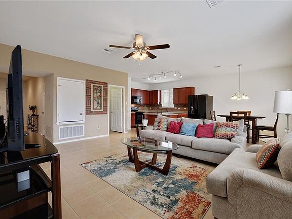 4th image of 212 Golden Butterfly Dr