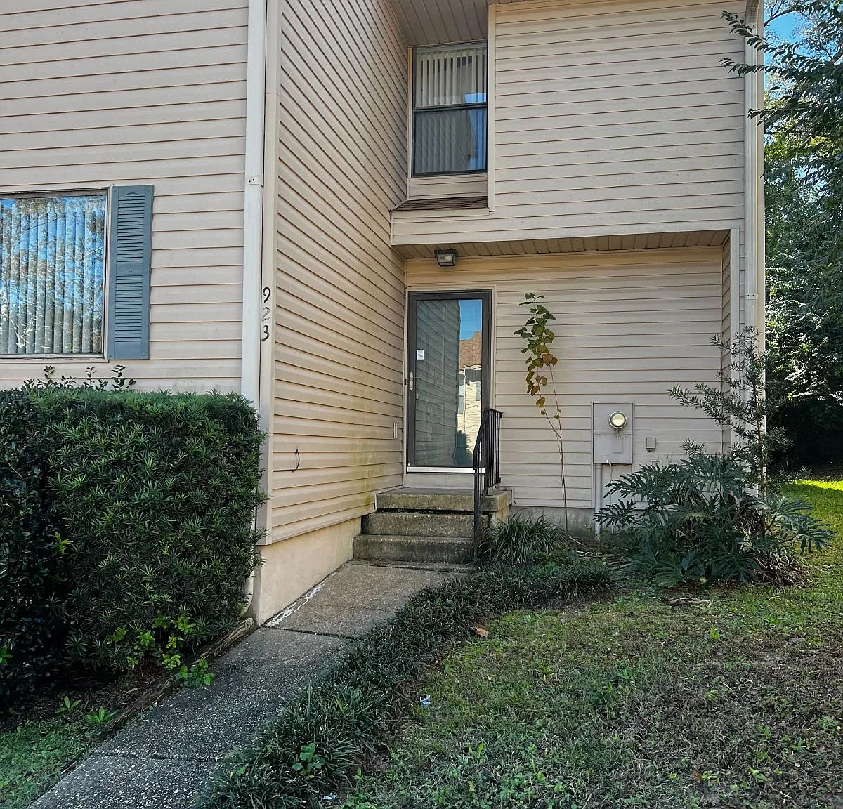 3 bed, 2.0 bath, 1314 sqft, $1,525 — Photo 2