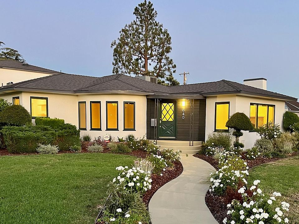 640 Sycamore Drive - Night