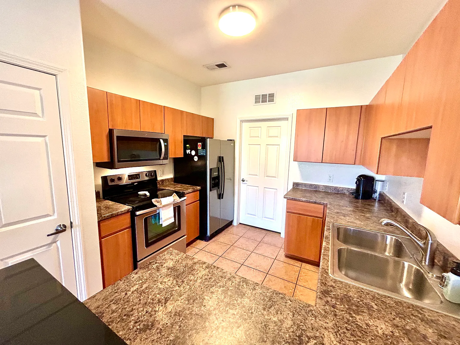 3 bed, 1291 sqft, $3,500 — Photo 3