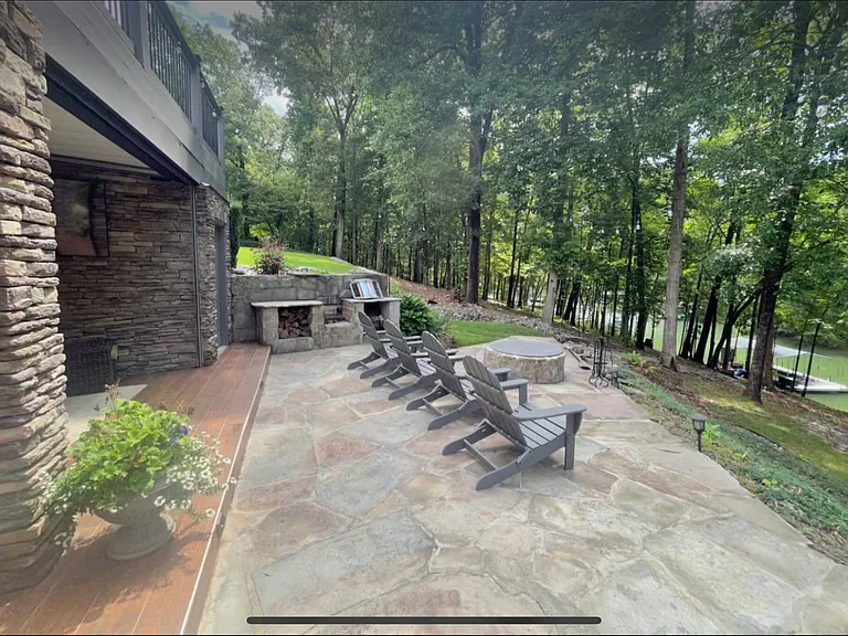 210 Brooks Dr — Photo 9