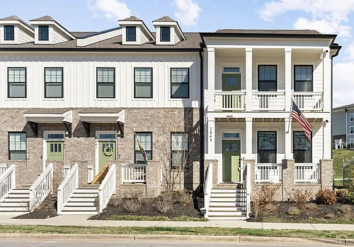 2045 Oakwood Ave Photo 1