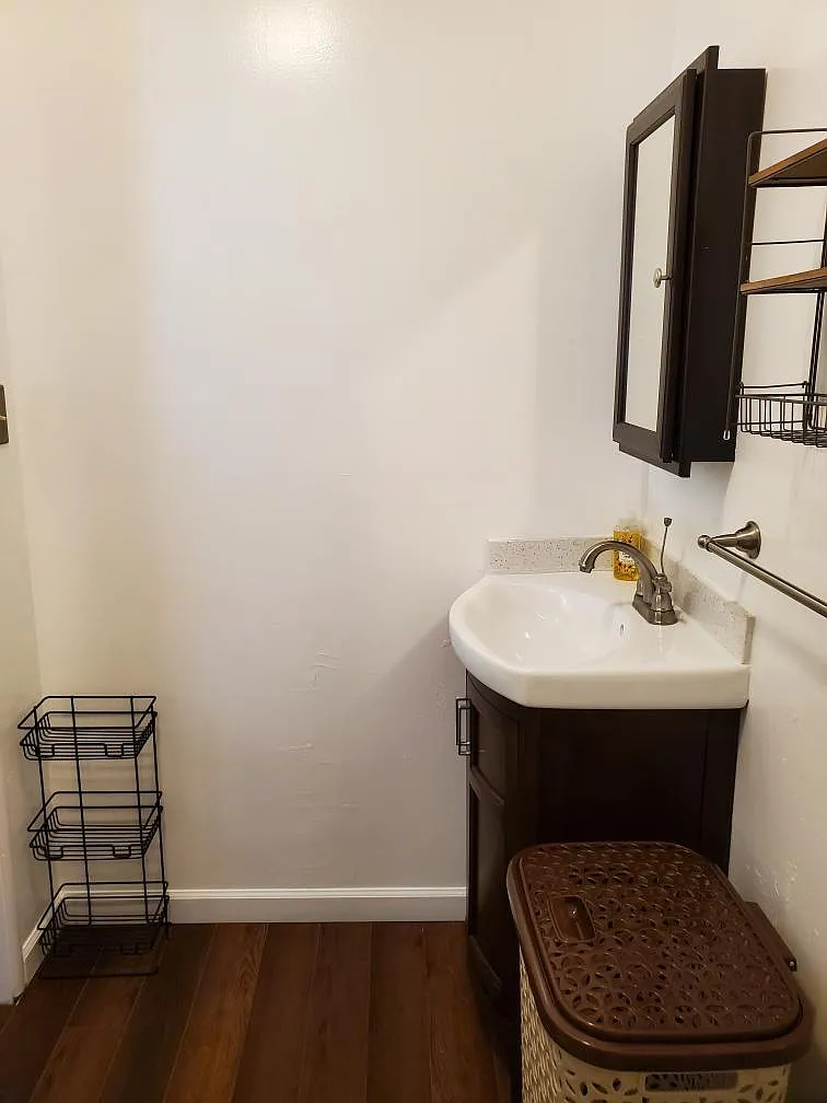5 bed, 1628 sqft, $2,600 — Photo 3